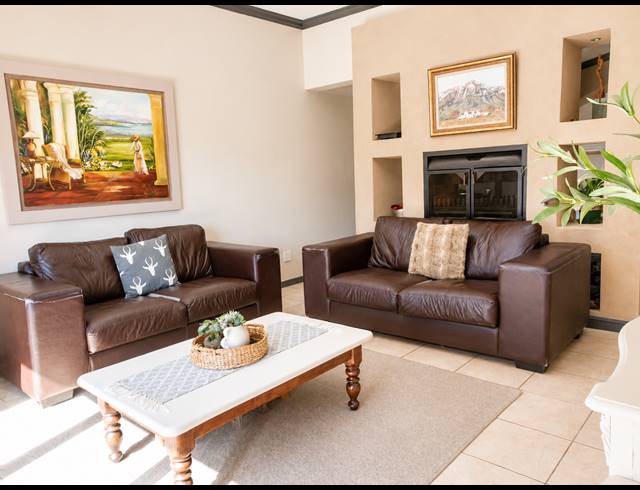 4 BEDROOM HOUSE FOR SALE IN BLUE SADDLE RANCHES